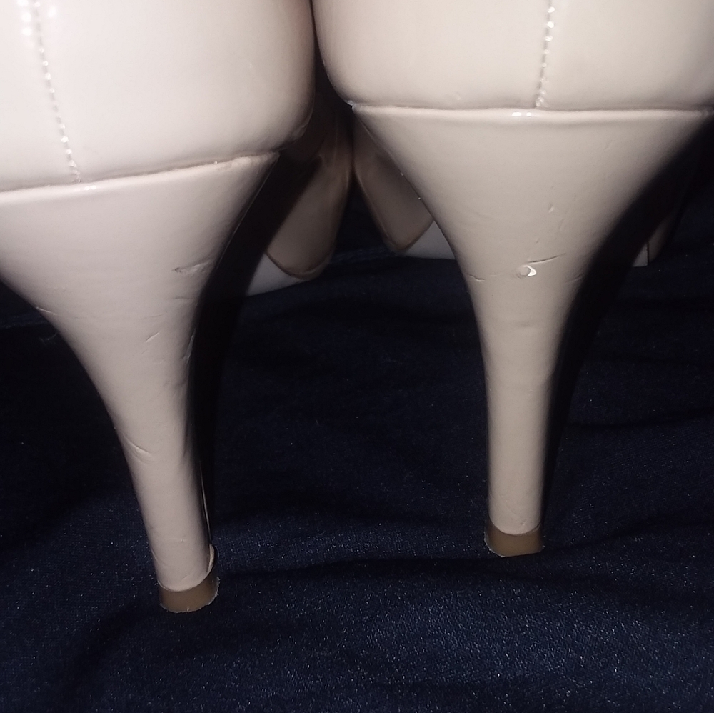 Shoes - Picture 4 of 5